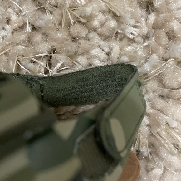 Old Navy Baby Sandals - Picture 5 of 5